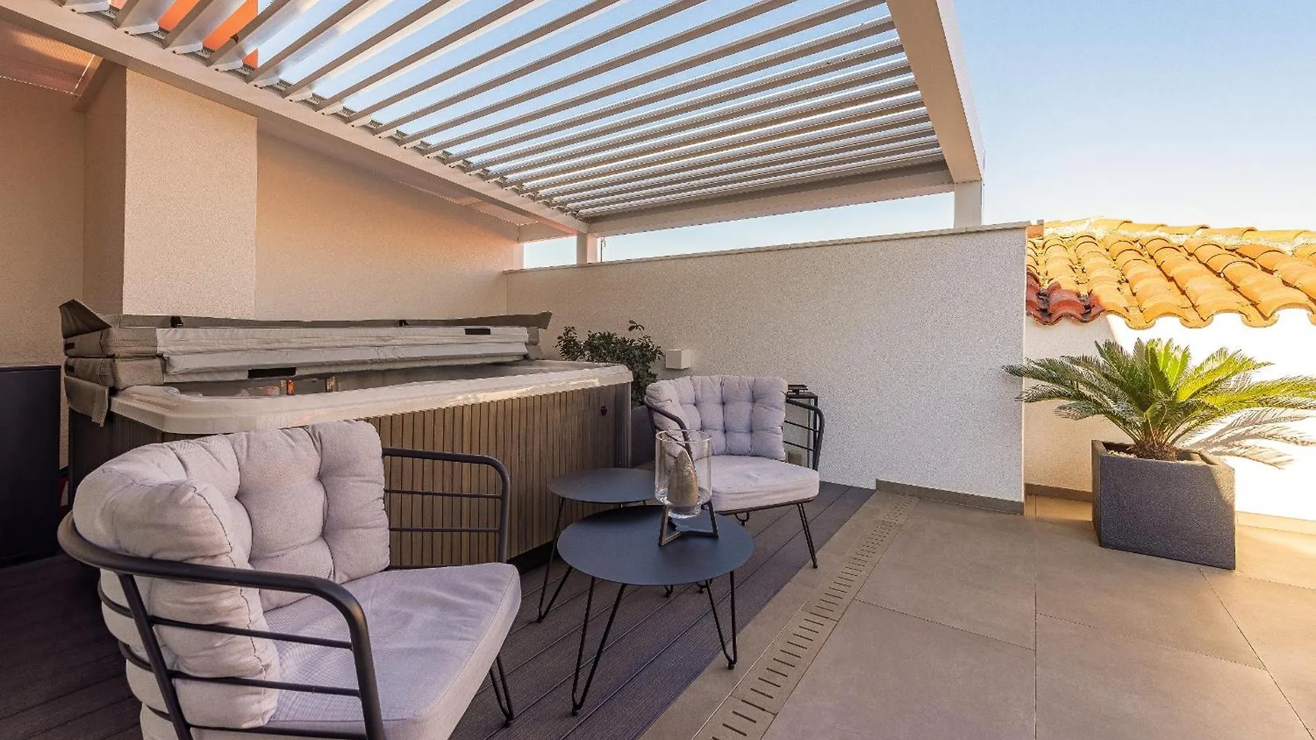 Magnificent Rooftop Jacuzzi & Terrace Apartment Olia زادار كرواتيا