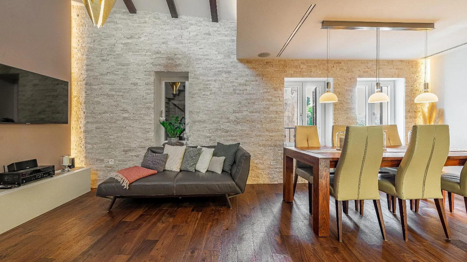 Magnificent Rooftop Jacuzzi & Terrace Apartment Olia زادار